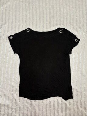 Cable & Gauge Black Top with Silver Ring Logo Stitching
